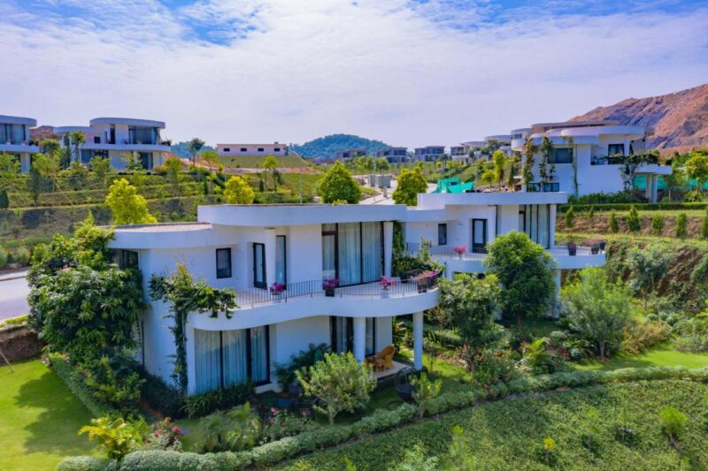 Ivory-Villas-Resort-Hoa-Binh